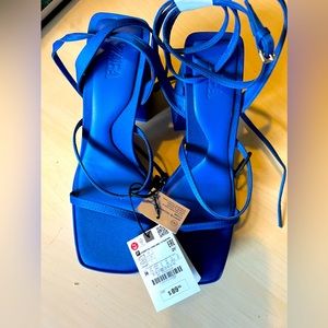 ZARA - STRAPPY CHUNKY PLATFORM HEELED SANDALS
BLUE - REF. 2359/910